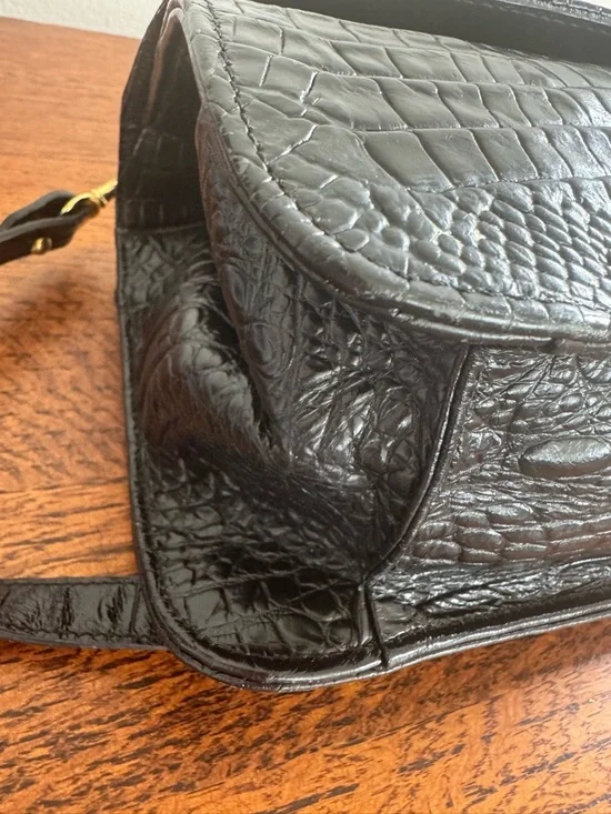 Brahmin Black Croc-Embossed Barrel Bag with Crossbody Strap - Picture 9 of 15